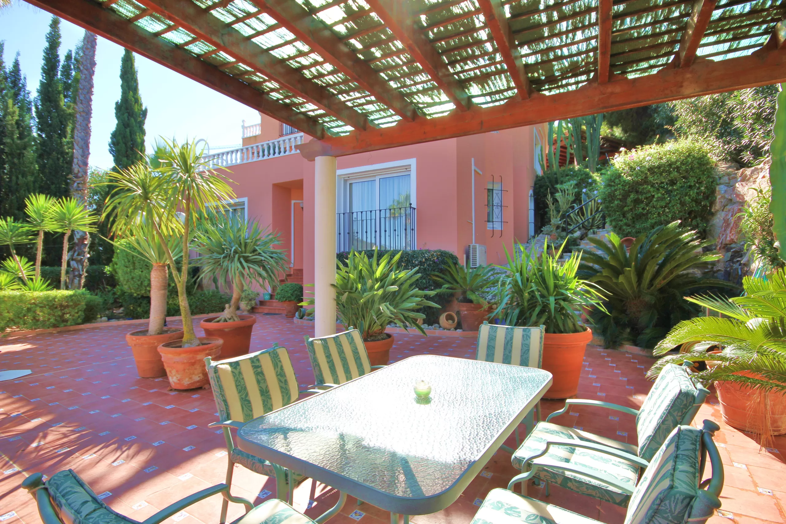 El Forestal Dining Area