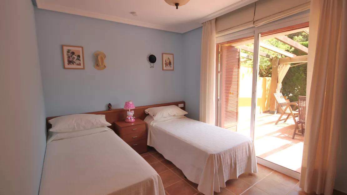 El Pinar 9 guest bed 2